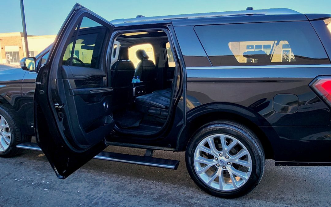 SUV Limousine Service for Airport Transfers